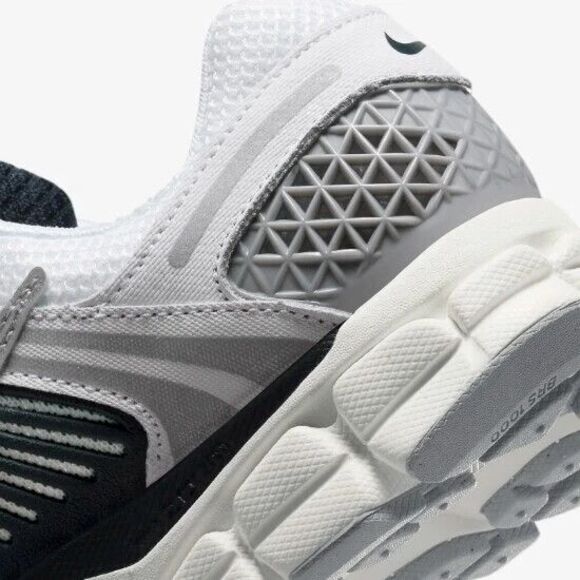 9.5W / 8M - [NEW] Women's Nike Zoom Vomero 5 Shoes 'White' HV2412-100 - Picture 10 of 10